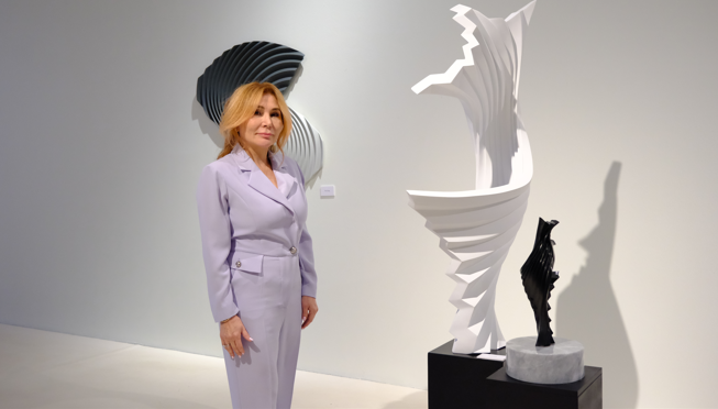 AKM galeride “Evren İçinde Evren” sergisi  devam ediyor